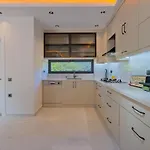 X özel Havuzlu, ızole, Doğa ıçinde