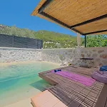 X özel Havuzlu, ızole, Doğa ıçinde Villa
