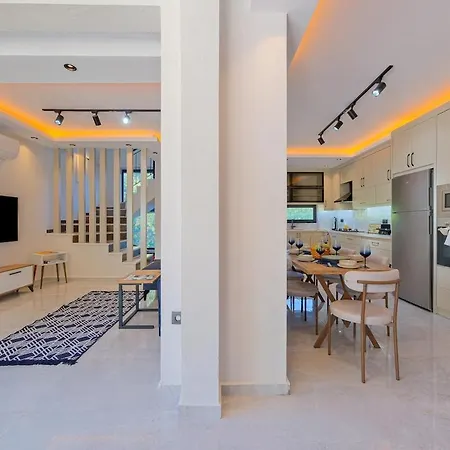 Villa X Oezel Havuzlu, Izole, Doga Icinde Sarıbelen