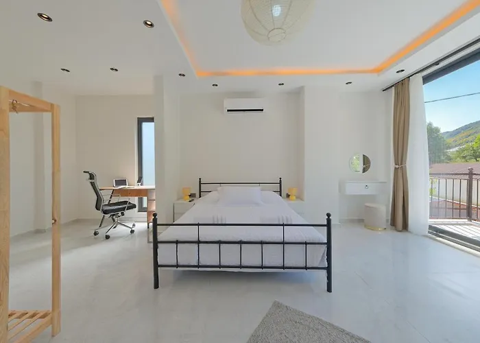 X Oezel Havuzlu, Izole, Doga Icinde Villa